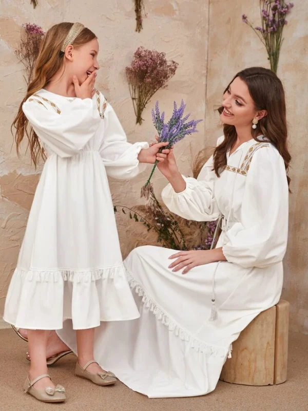 SHEIN Mulvari 1 pièce Robe ceinturée à ruban géométrique manches bouffantes à franges – Image 3